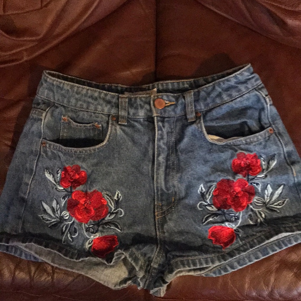 Coachella collection embroidered short